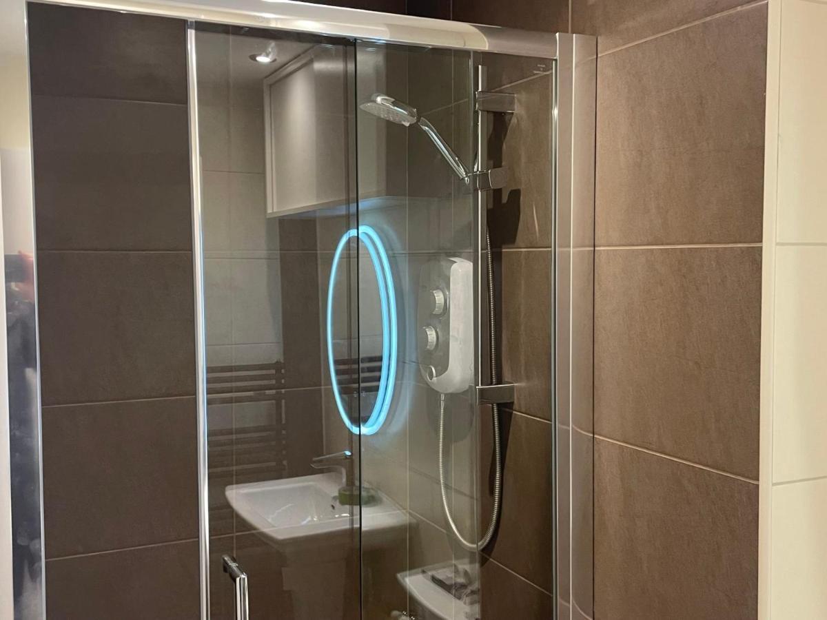 Traditional 5 Bedroom City Centre Apartment 글라스고 외부 사진